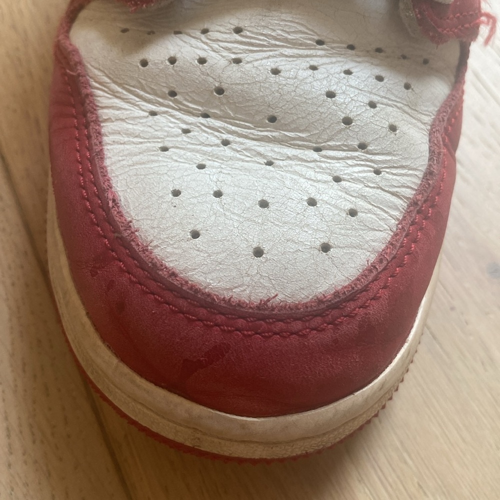 NIKE AIR JORDAN’S red, white with black swoosh - Picture 9 of 17